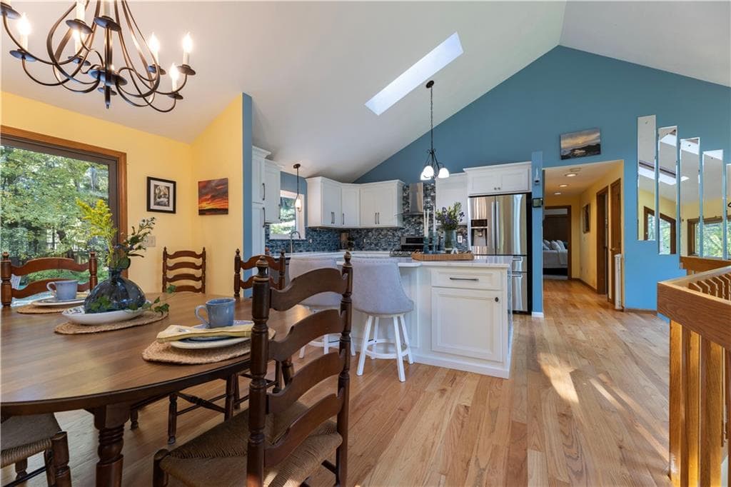 Single Family Residence at 8 Robin Drive, North Kingstown, photo 16 of 50