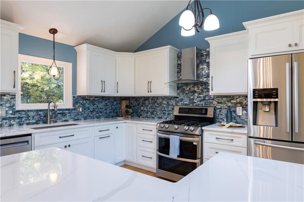 Single Family Residence at 8 Robin Drive, North Kingstown, photo 10 of 50
