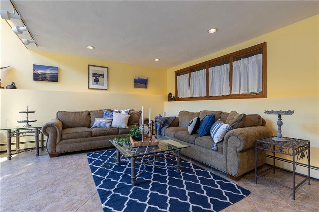 Single Family Residence at 8 Robin Drive, North Kingstown, photo 33 of 50
