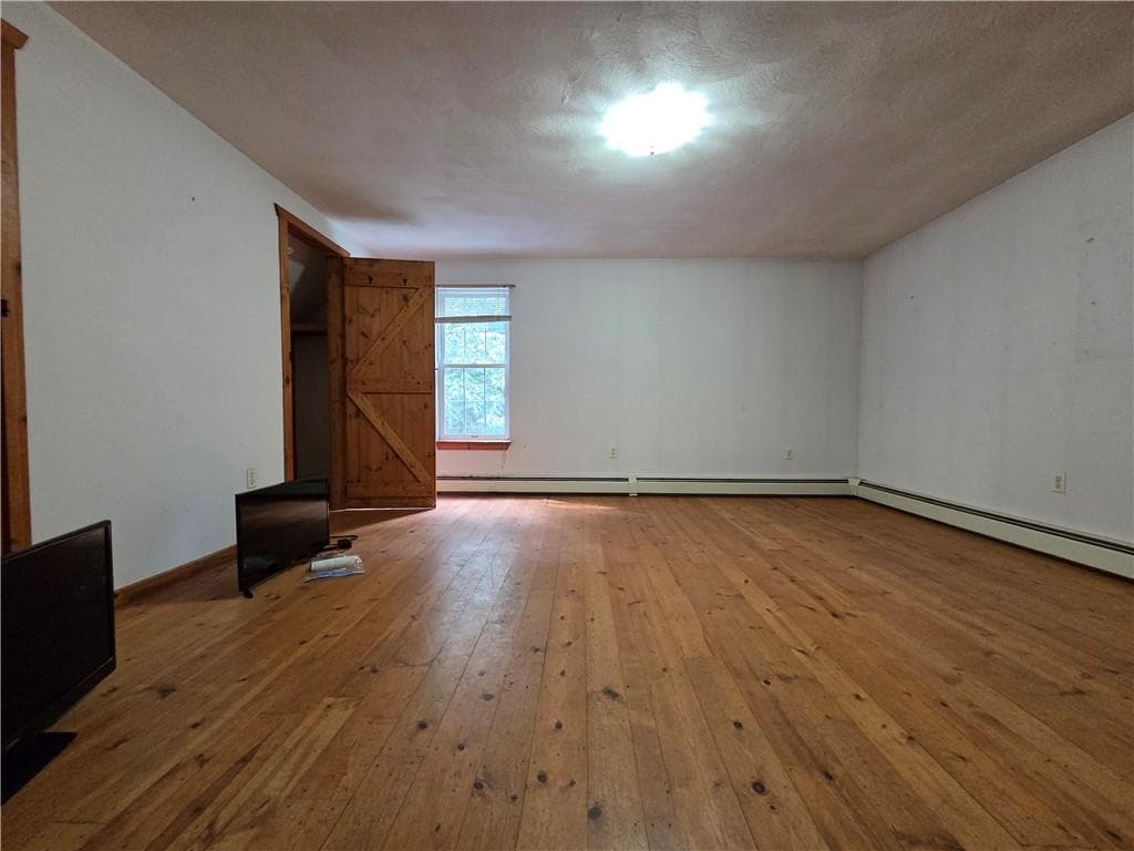 Single Family Residence at 30 Earle Drive, North Kingstown, photo 17 of 25