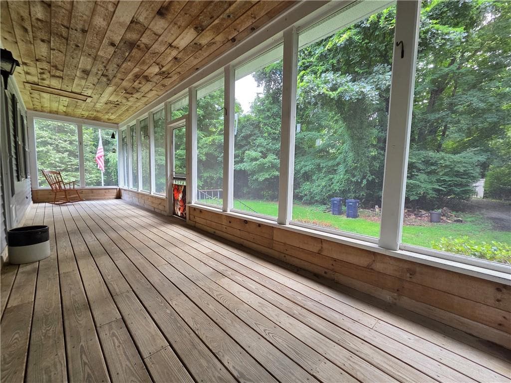 Single Family Residence at 30 Earle Drive, North Kingstown, photo 12 of 25