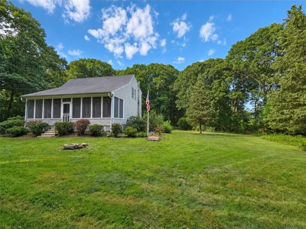 Single Family Residence at 30 Earle Drive, North Kingstown, photo 3 of 25