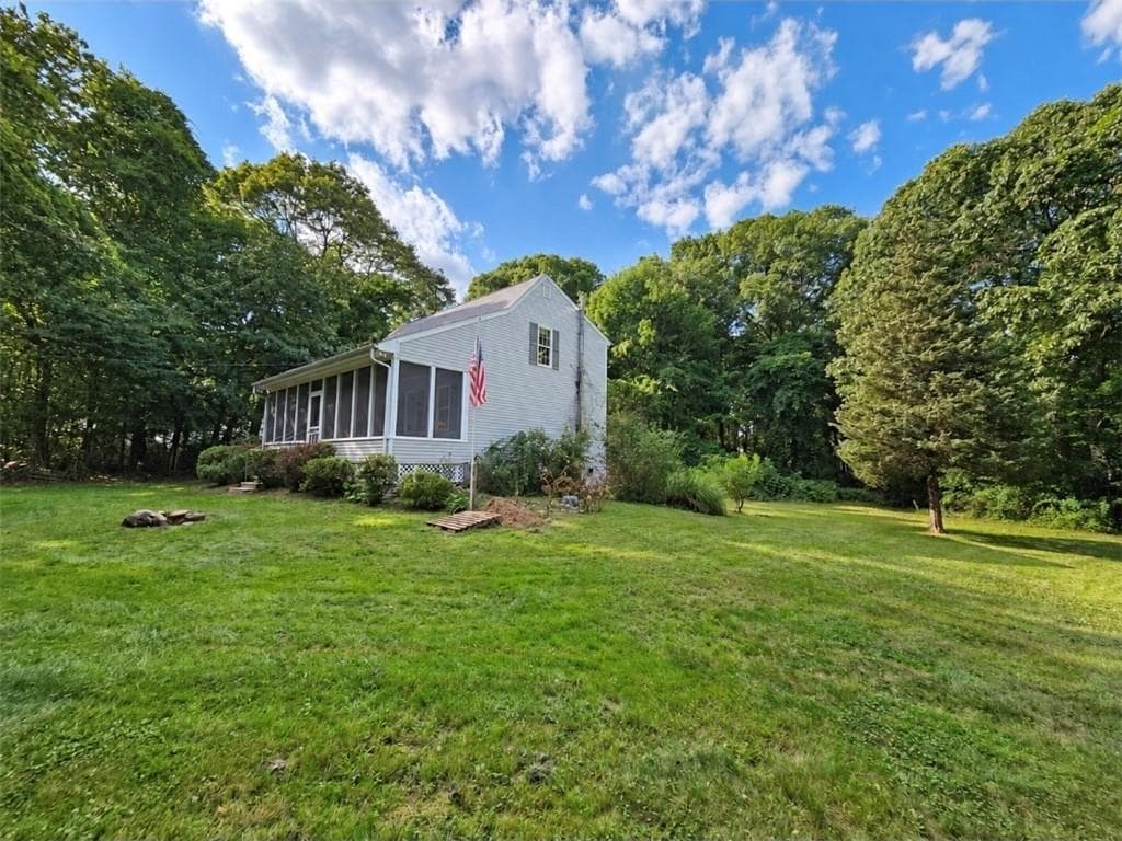 Single Family Residence at 30 Earle Drive, North Kingstown, photo 5 of 25