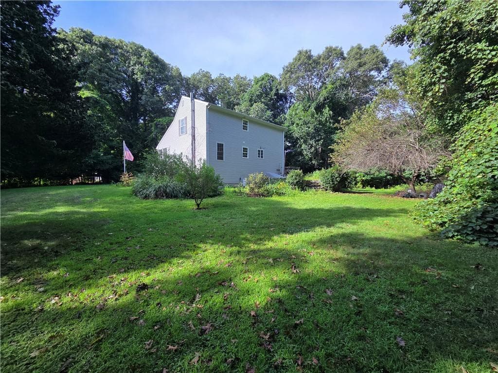 Single Family Residence at 30 Earle Drive, North Kingstown, photo 20 of 25