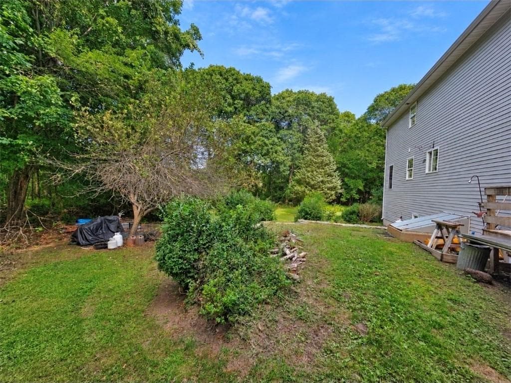Single Family Residence at 30 Earle Drive, North Kingstown, photo 9 of 25