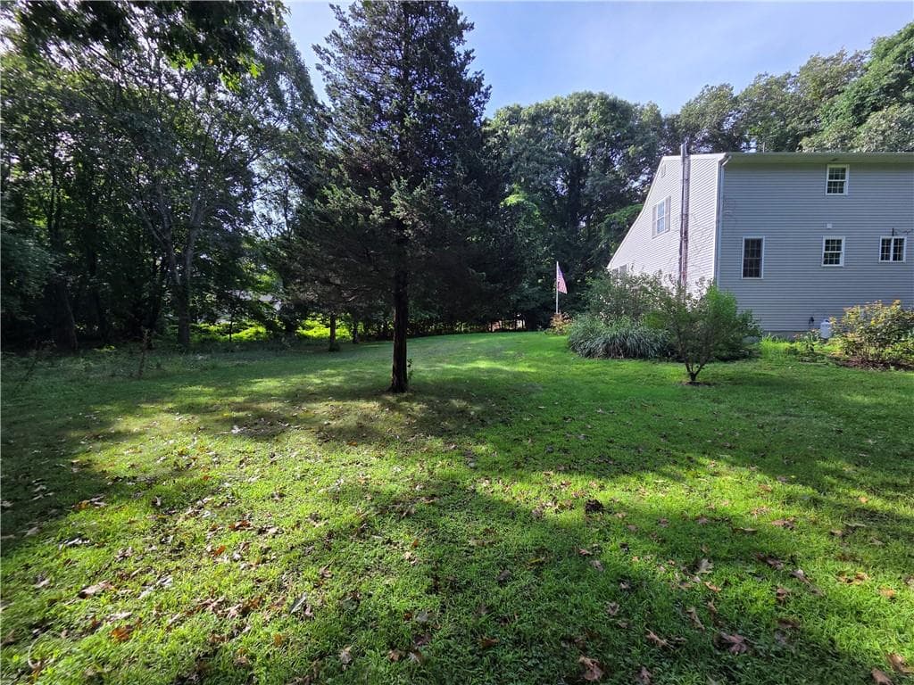 Single Family Residence at 30 Earle Drive, North Kingstown, photo 21 of 25