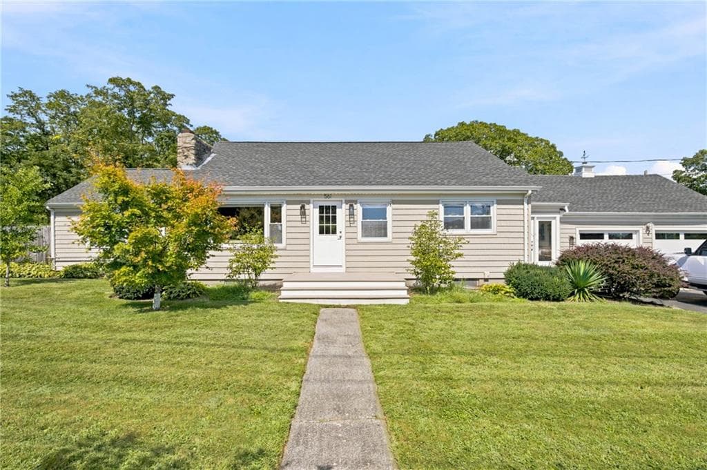 Single Family Residence at 561 Boyds Lane, Portsmouth, photo 2 of 50