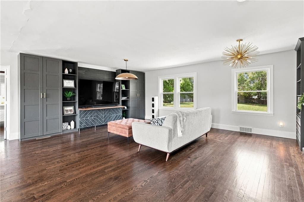 Single Family Residence at 561 Boyds Lane, Portsmouth, photo 16 of 50