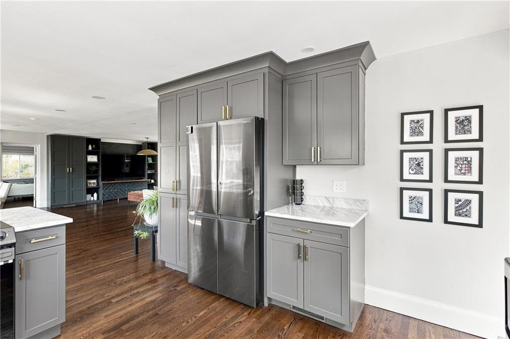 Single Family Residence at 561 Boyds Lane, Portsmouth, photo 10 of 50