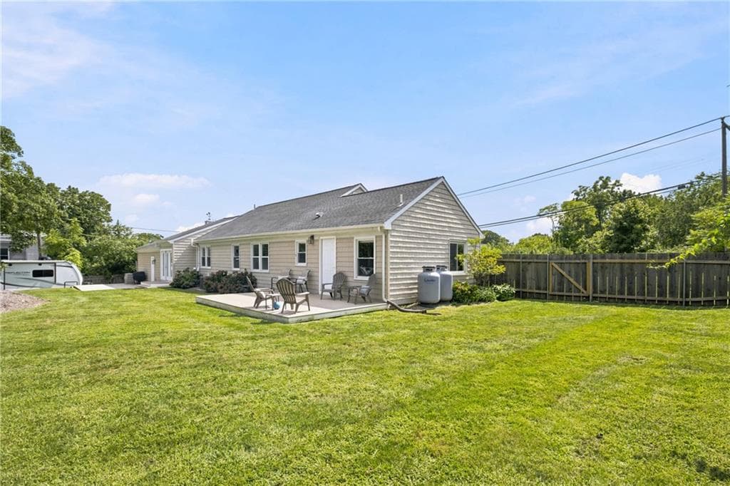 Single Family Residence at 561 Boyds Lane, Portsmouth, photo 41 of 50