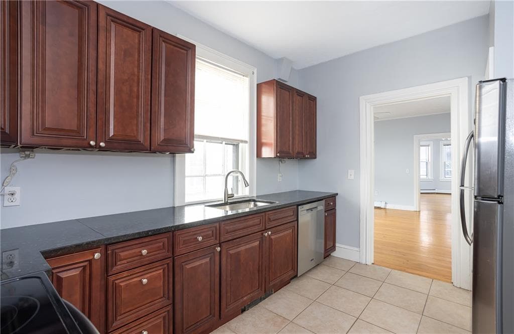 Condominium at 85 Mill Street UNIT 1, Newport, photo 10 of 25