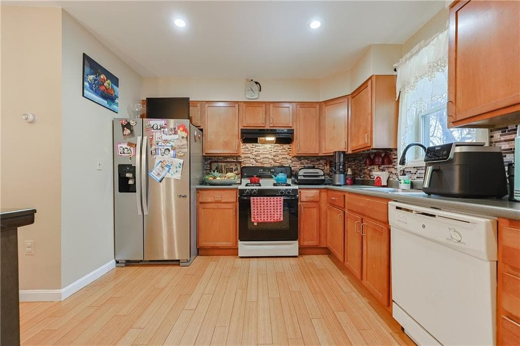 Condominium at 88 Barton Street UNIT 6, Pawtucket, photo 36 of 49