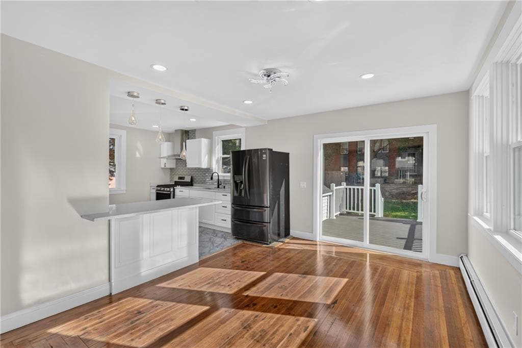 Single Family Residence at 196 Sinclair Avenue, Providence, photo 12 of 36