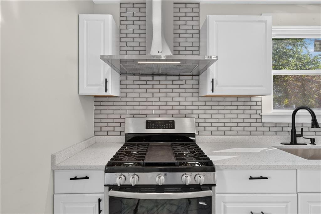 Single Family Residence at 196 Sinclair Avenue, Providence, photo 7 of 36