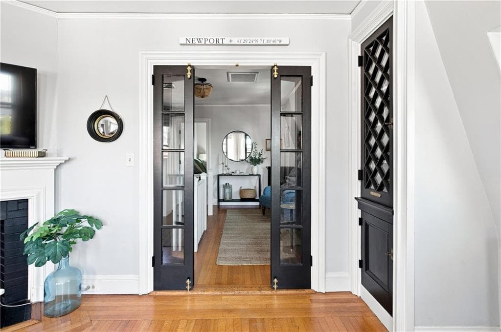Condominium at 8 Everett Street UNIT 3, Newport, photo 13 of 28
