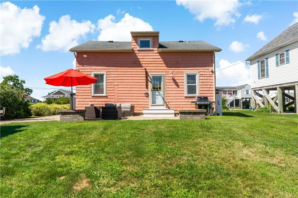 Single Family Residence at 15 Breach Drive, Westerly, photo 11 of 43