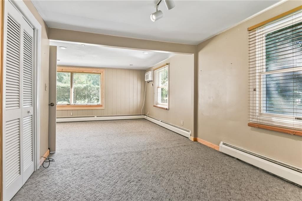 Single Family Residence at 35 Lane E, Warwick, photo 13 of 35