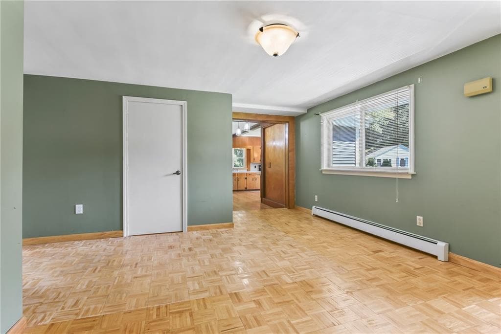 Single Family Residence at 35 Lane E, Warwick, photo 7 of 35