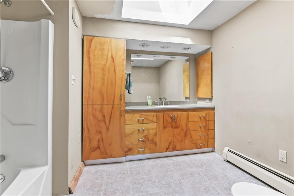 Single Family Residence at 35 Lane E, Warwick, photo 14 of 35