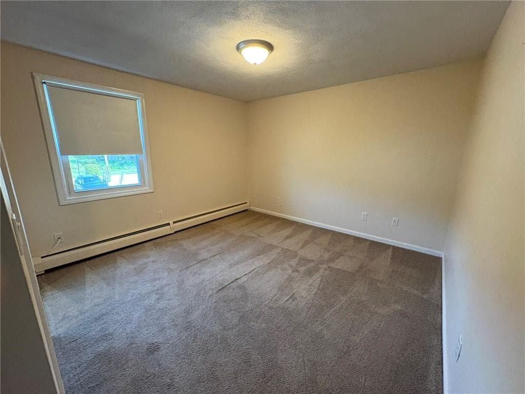 Condominium at 60 Saddle Green UNIT B, North Providence, photo 9 of 17