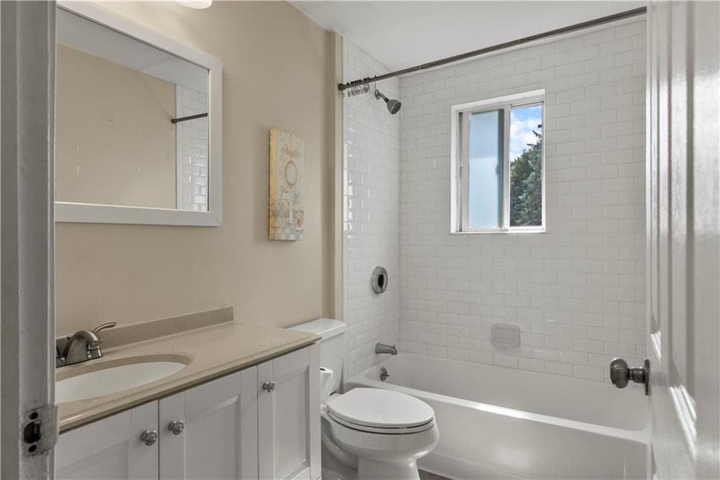 Single Family Residence at 2 Medieval Way, West Warwick, photo 17 of 50