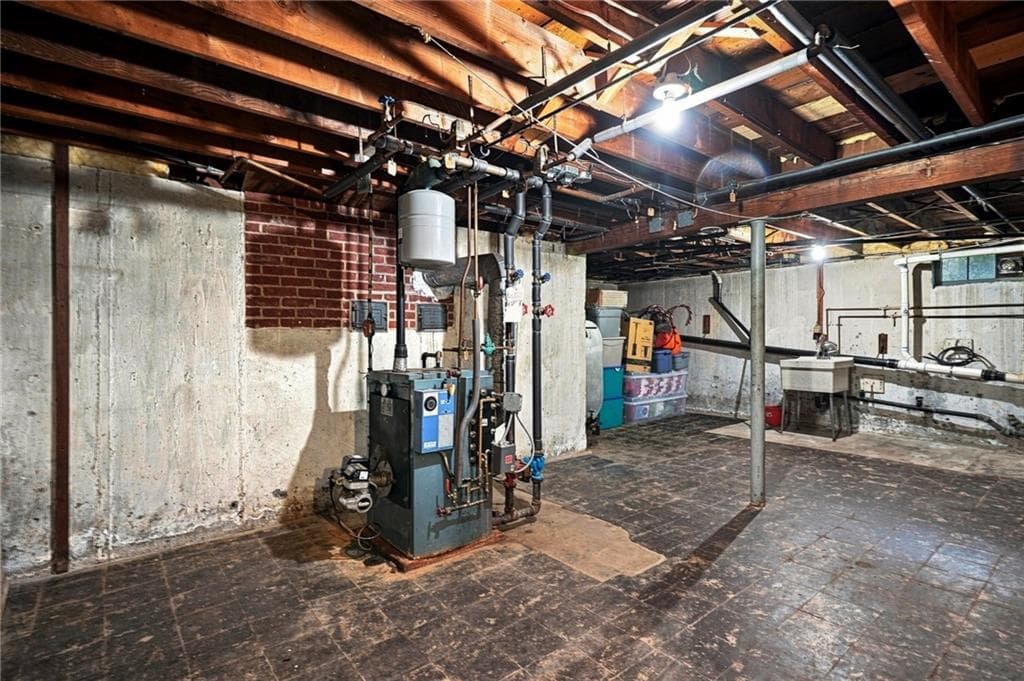Multi Family at 85 Moorland Avenue, Providence, photo 33 of 45
