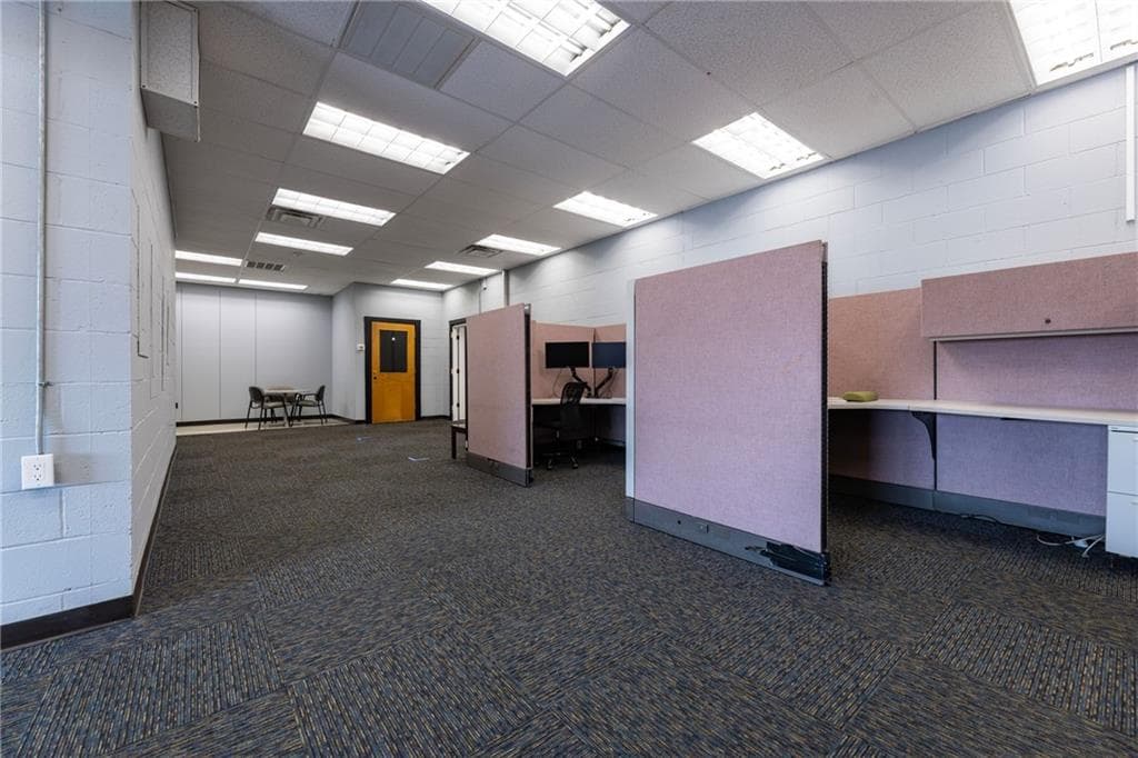 Commercial at 1320 Eddie Dowling Highway, Lincoln, photo 17 of 41