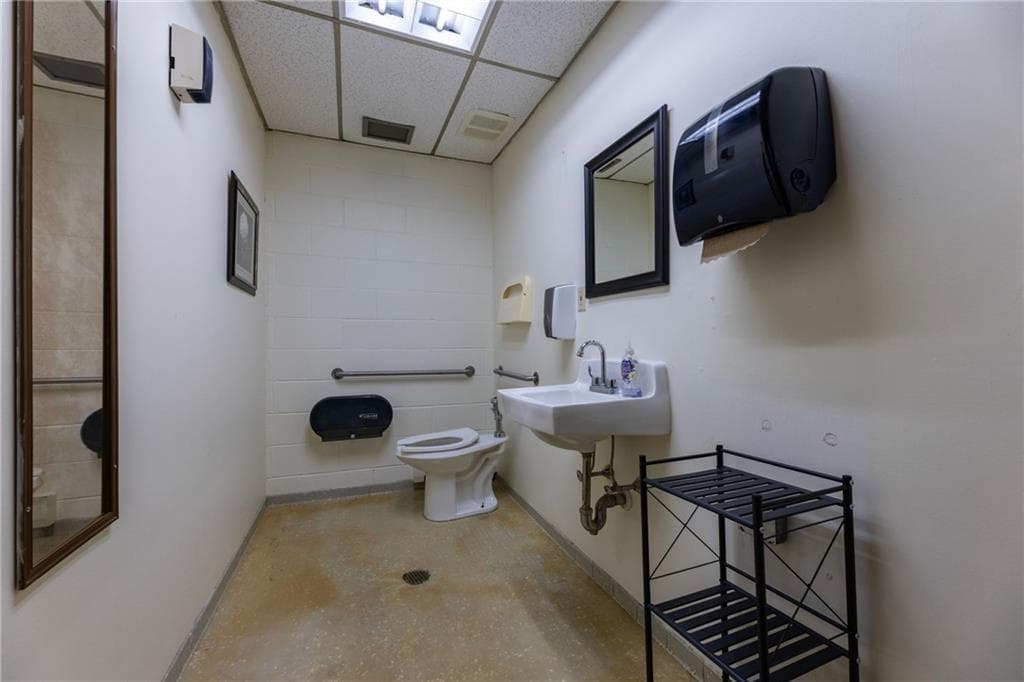 Commercial at 1320 Eddie Dowling Highway, Lincoln, photo 12 of 41
