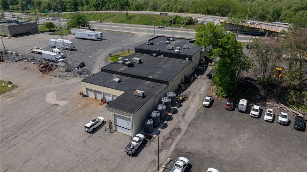 Commercial at 1320 Eddie Dowling Highway, Lincoln, photo 7 of 41