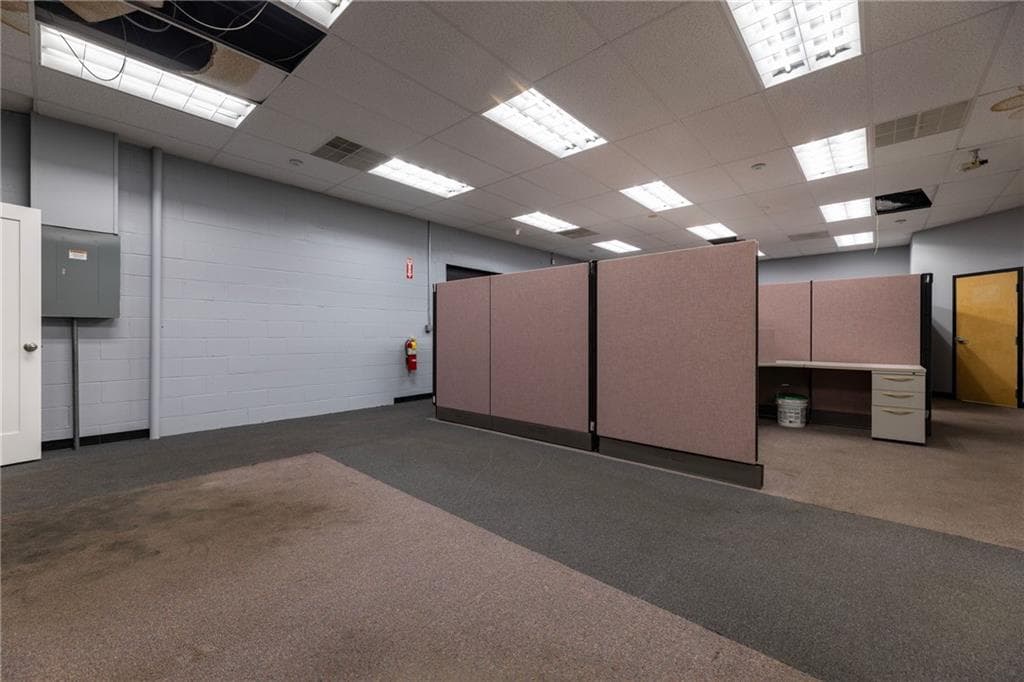 Commercial at 1320 Eddie Dowling Highway, Lincoln, photo 24 of 41