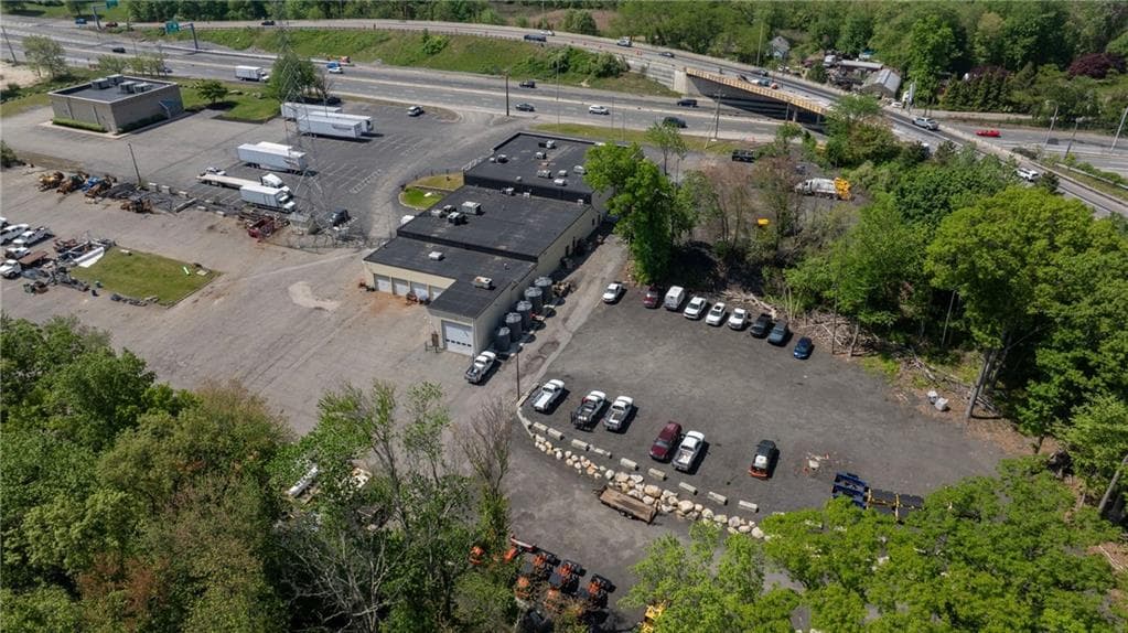 Commercial at 1320 Eddie Dowling Highway, Lincoln, photo 40 of 41