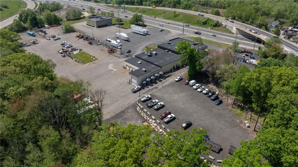 Commercial at 1320 Eddie Dowling Highway, Lincoln, photo 39 of 41