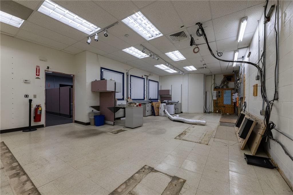 Commercial at 1320 Eddie Dowling Highway, Lincoln, photo 21 of 41
