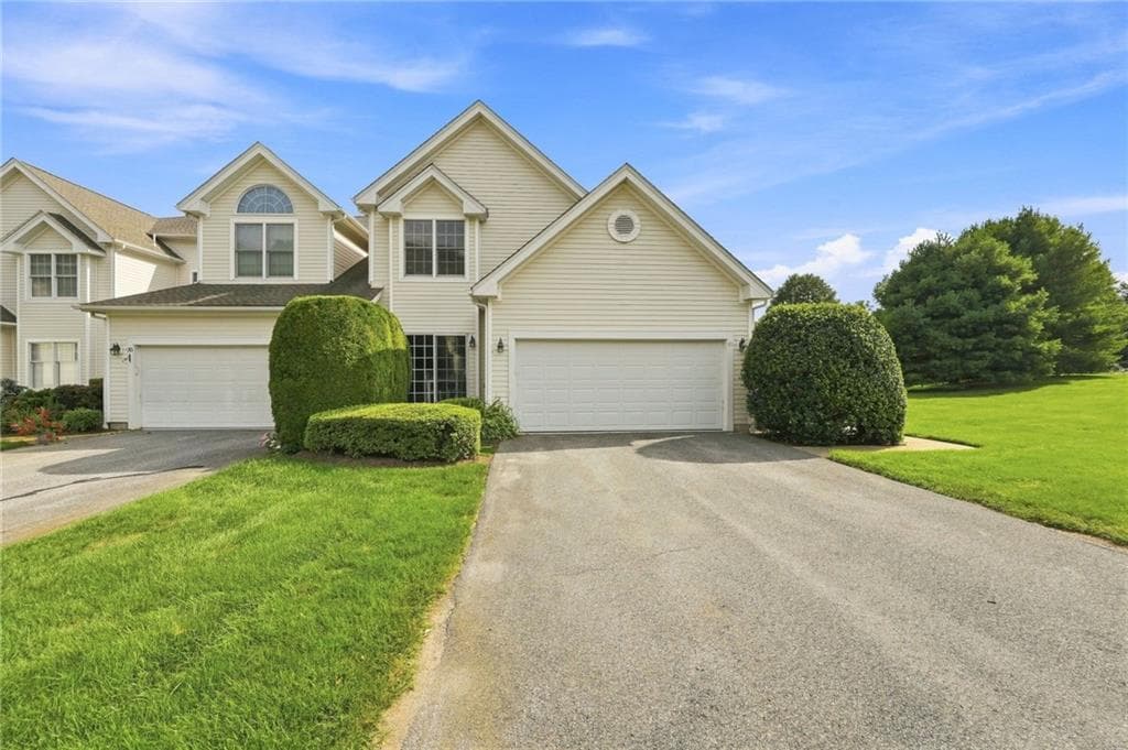 Condominium at 45 Fieldstone Drive, East Greenwich, photo 2 of 40