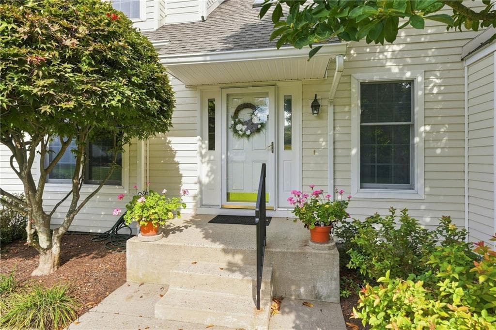 Condominium at 45 Fieldstone Drive, East Greenwich, photo 3 of 40