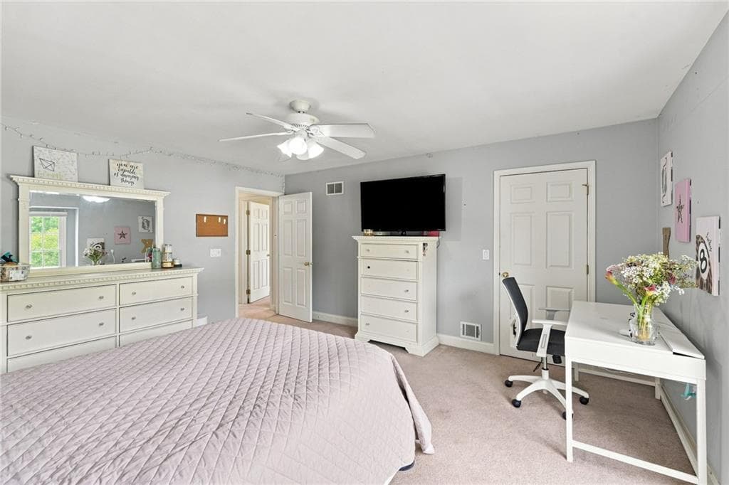 Condominium at 45 Fieldstone Drive, East Greenwich, photo 32 of 40
