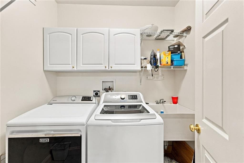 Condominium at 45 Fieldstone Drive, East Greenwich, photo 10 of 40