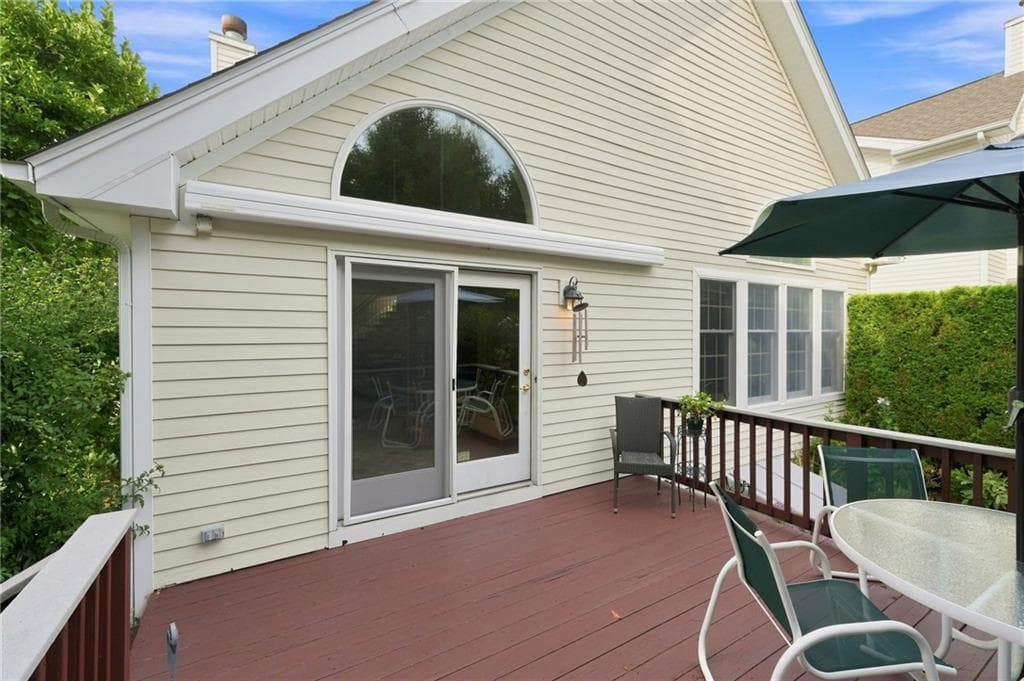Condominium at 45 Fieldstone Drive, East Greenwich, photo 18 of 40