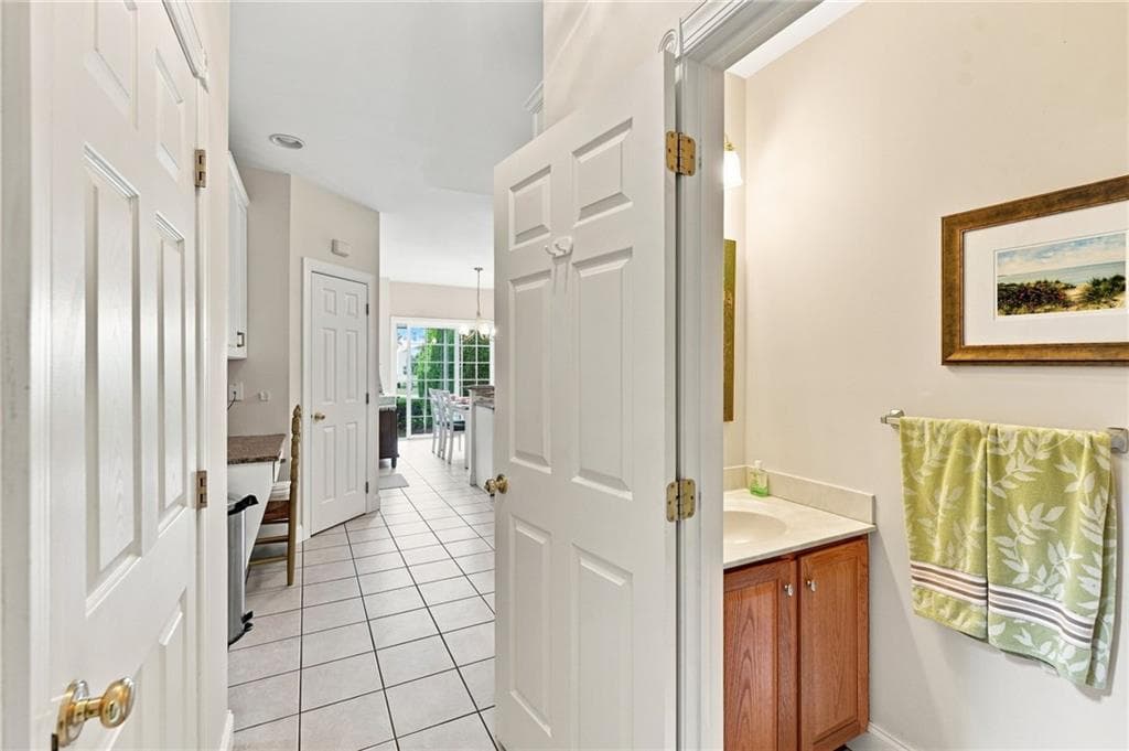 Condominium at 45 Fieldstone Drive, East Greenwich, photo 19 of 40