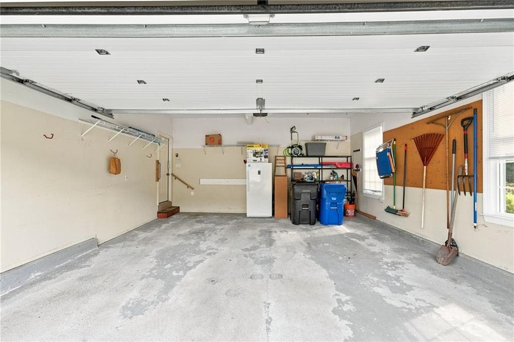 Condominium at 45 Fieldstone Drive, East Greenwich, photo 35 of 40