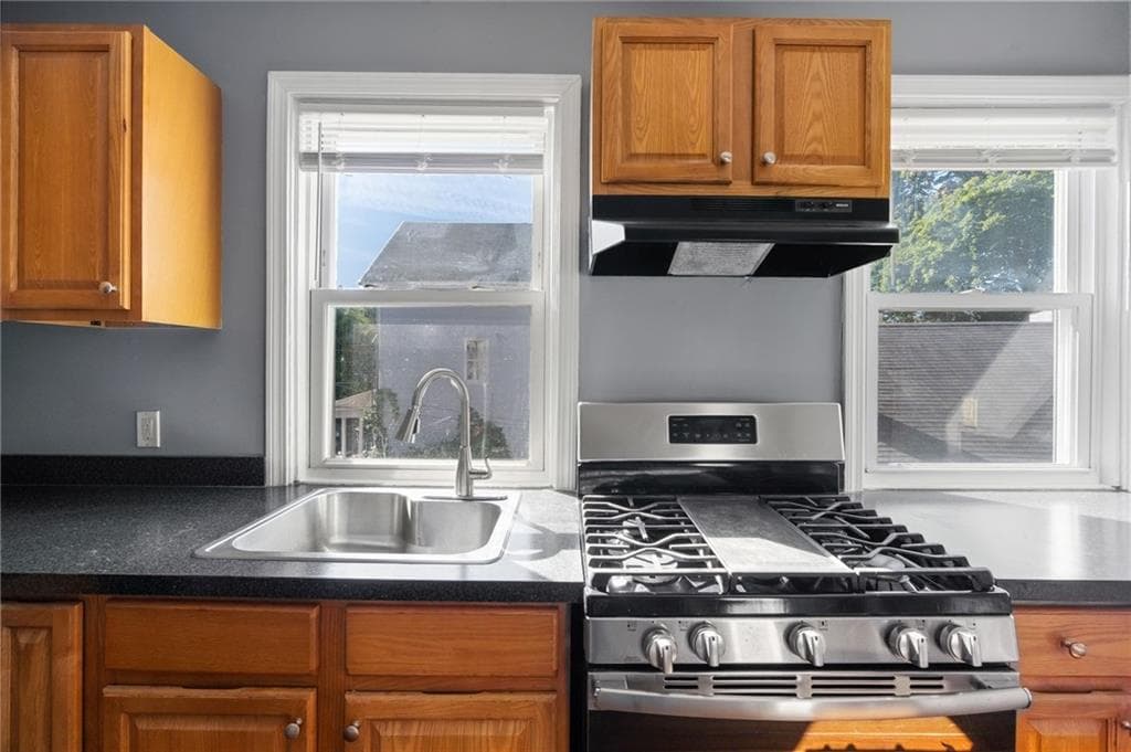 Multi Family at 56 Felix Street, Providence, photo 6 of 34