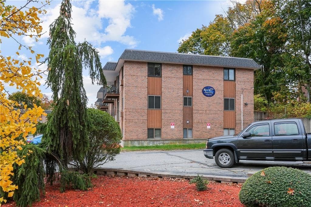 Condominium at 117 John Street UNIT 14, Lincoln, photo 27 of 28