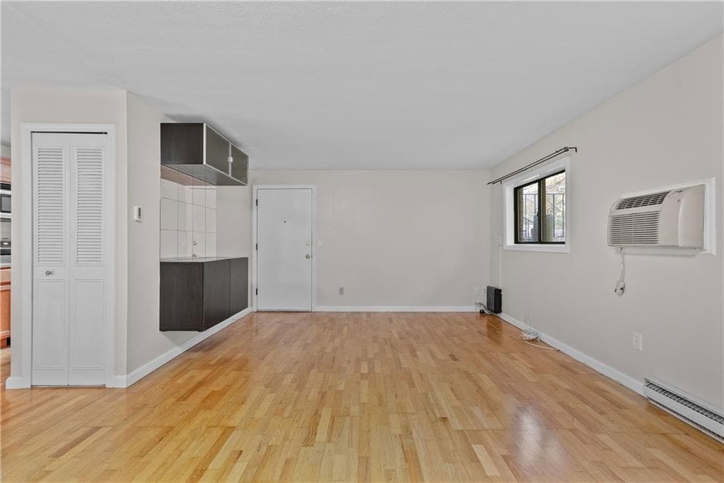 Condominium at 117 John Street UNIT 14, Lincoln, photo 6 of 28