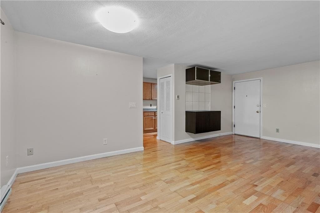 Condominium at 117 John Street UNIT 14, Lincoln, photo 5 of 28