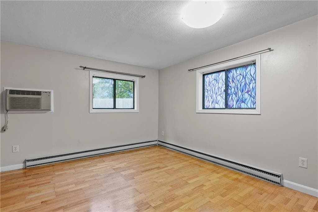 Condominium at 117 John Street UNIT 14, Lincoln, photo 15 of 28