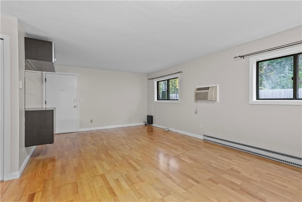 Condominium at 117 John Street UNIT 14, Lincoln, photo 8 of 28