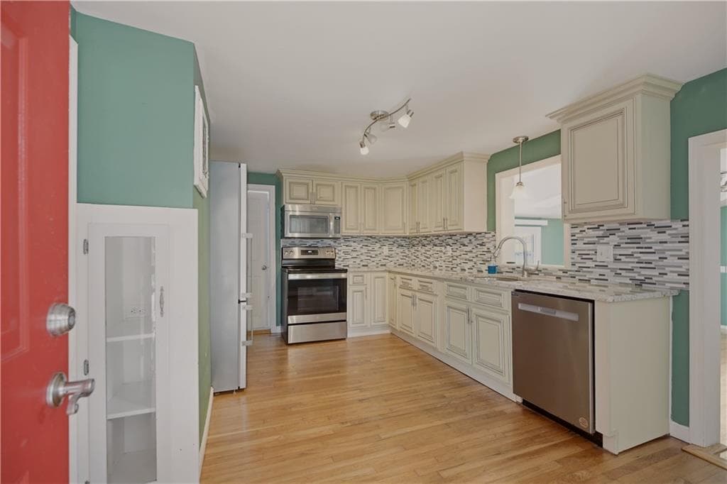 Single Family Residence at 21 King Road, Tiverton, photo 7 of 50