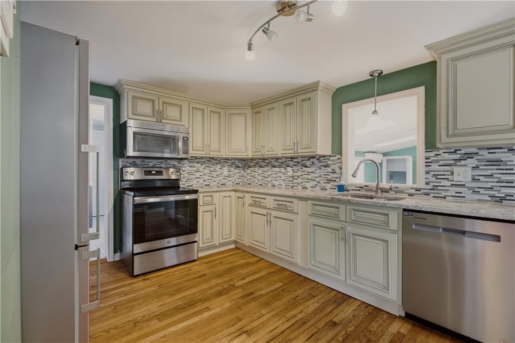 Single Family Residence at 21 King Road, Tiverton, photo 3 of 50