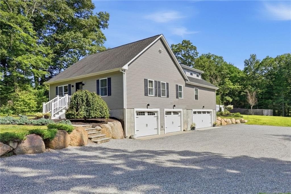 Single Family Residence at 95 Buttonwoods Road, Richmond, photo 38 of 45