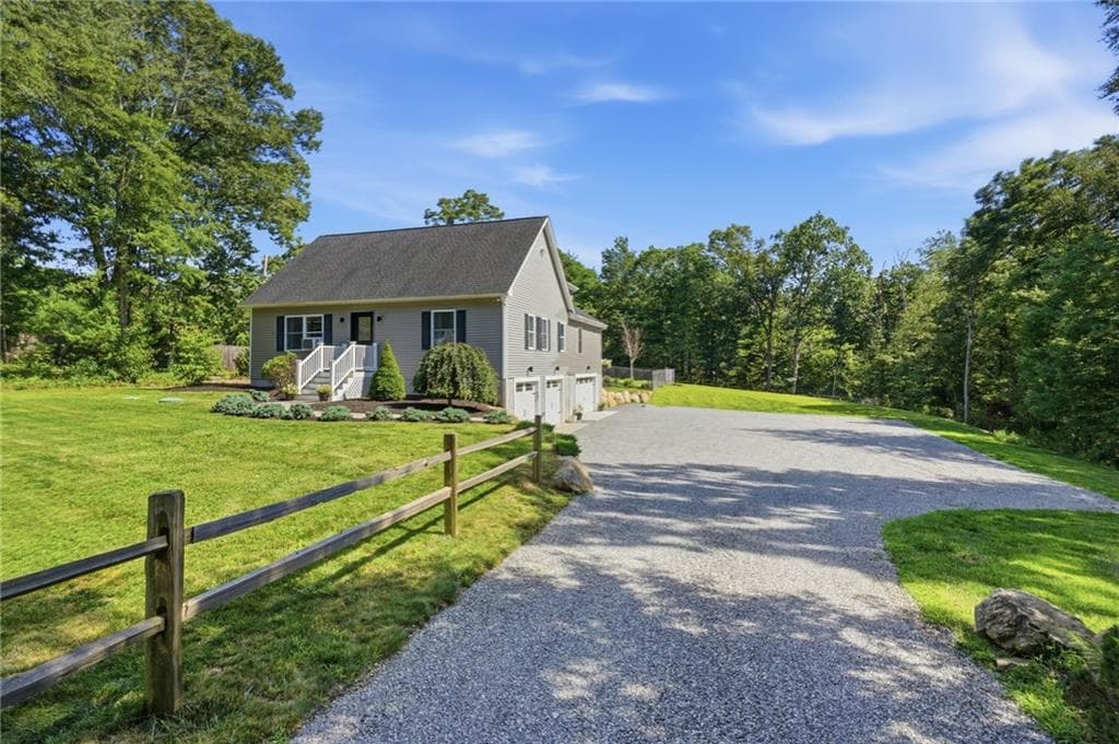 Single Family Residence at 95 Buttonwoods Road, Richmond, photo 37 of 45